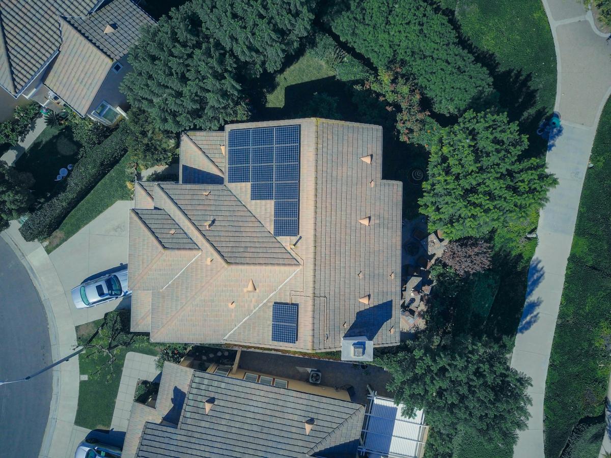 Comment installer des panneaux solaires sur sa maison ?